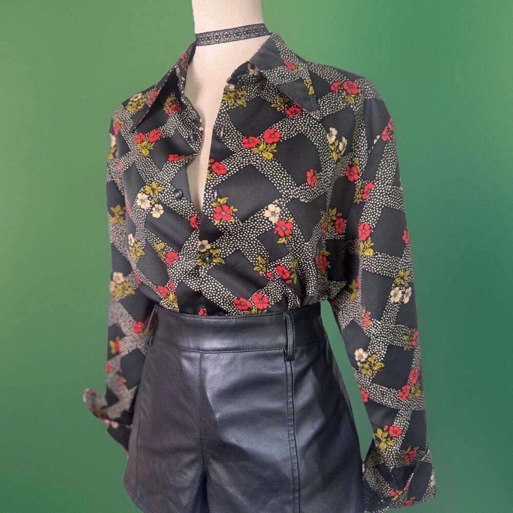 Vintage Black Floral Shirt | 1970s | Daggar Collar | Disco| Unisex | Polyester